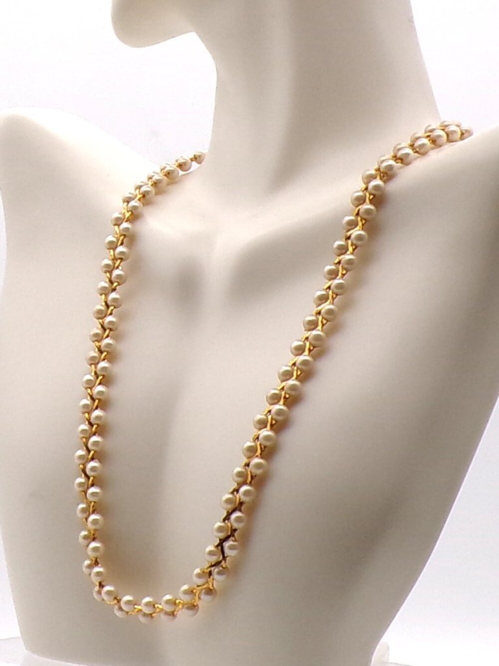 Vintage Faux Pearl Set - Necklace and Bracelet - Picture 3 of 10